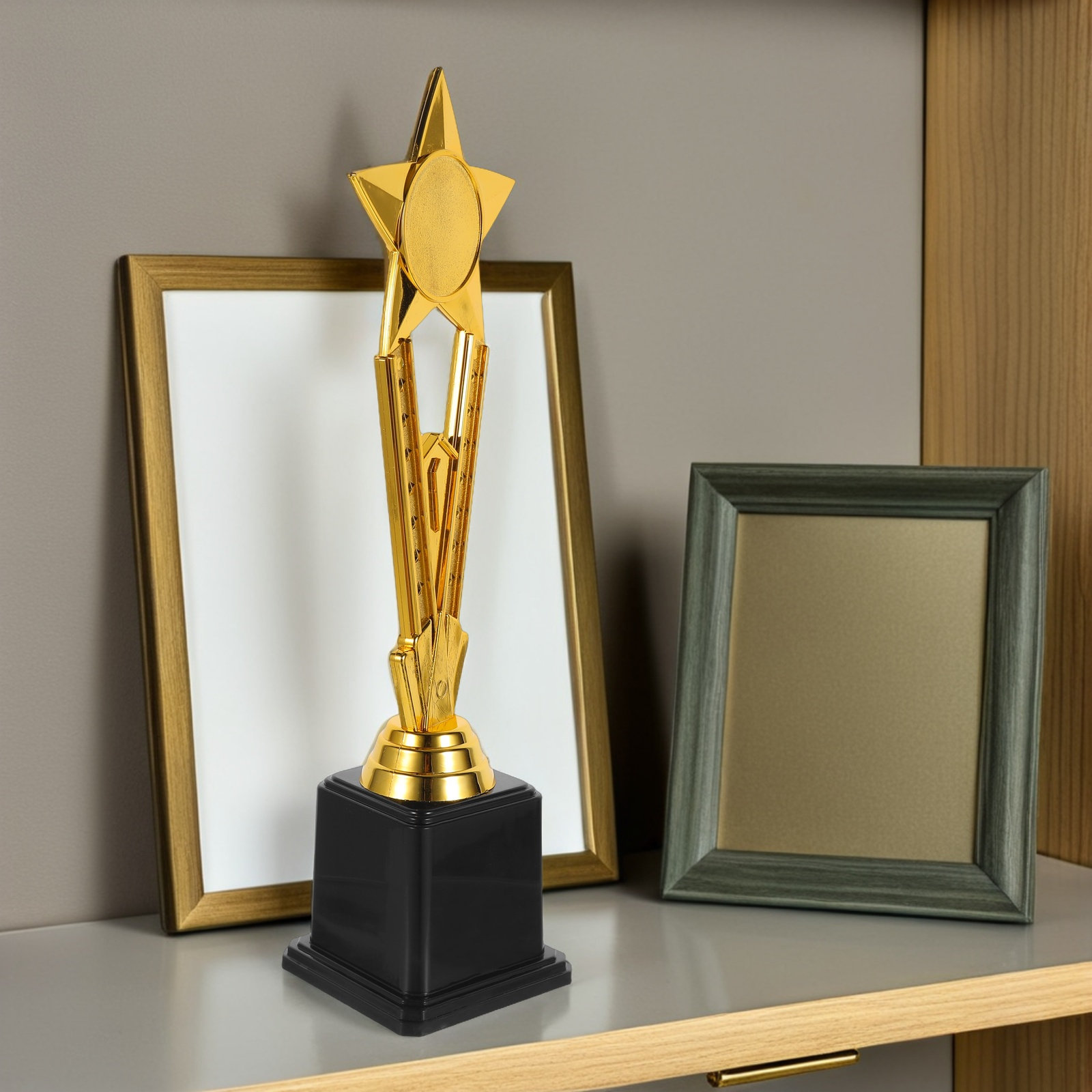 Plastic Gold Star Trophy Small - Team Sports 评论和价格